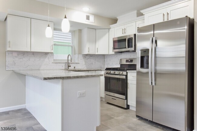 Foto del edificio - 32 Garibaldi Ave