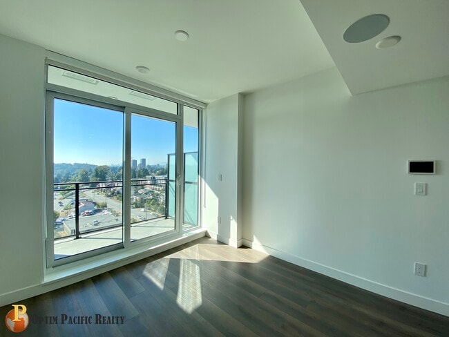 Building Photo - 901 Lougheed Hwy