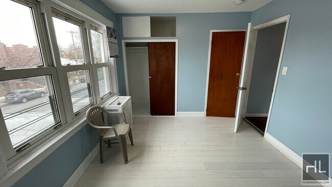 Building Photo - NEWLY RENOVATED VERY LARGE  AND BRIGHT 2  ...