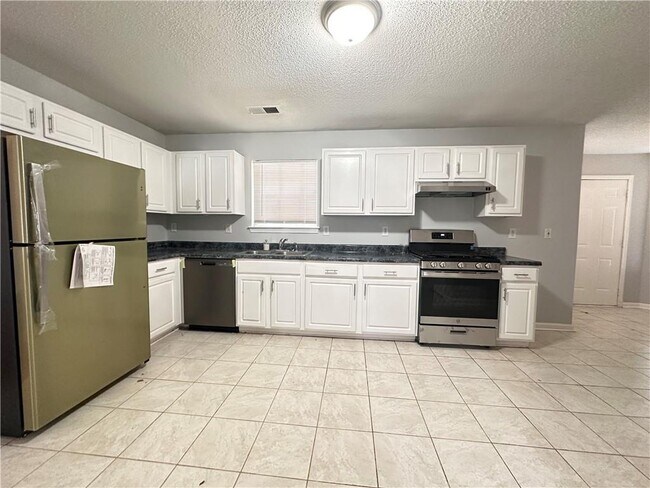 Building Photo - 1109 Erie Cir