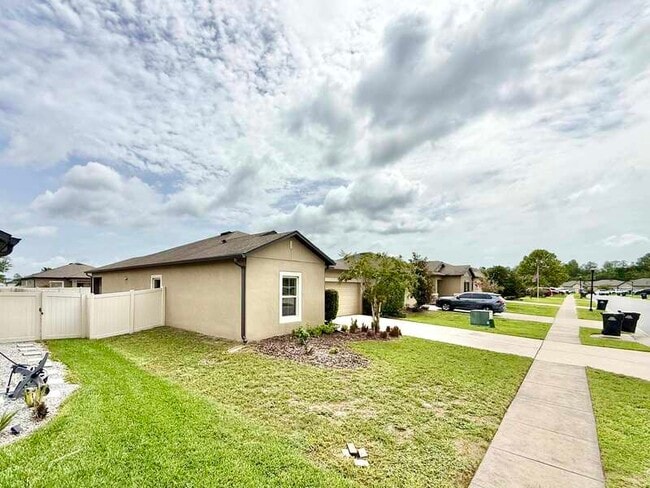 Building Photo - 18715 Alfaro Loop
