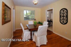 Foto del edificio - 4514 Rosewood Ave