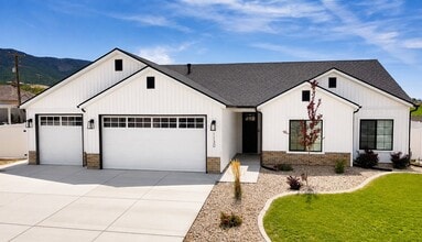 Building Photo - 1130 4240 N