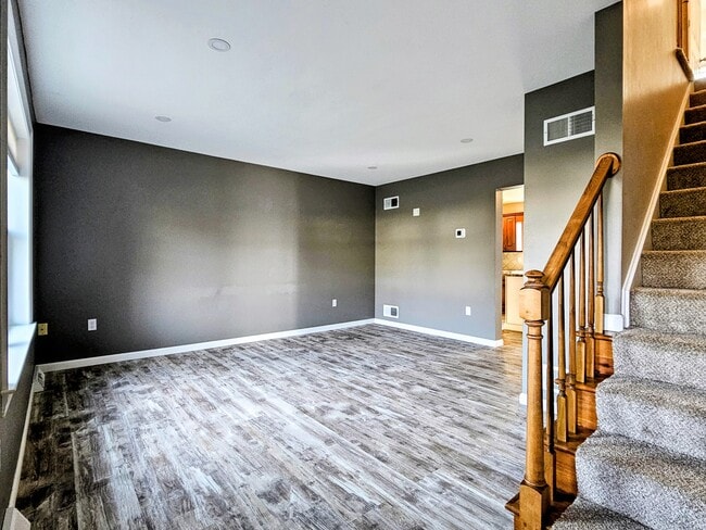 Building Photo - 91 Sunrise Cir