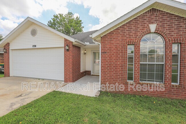 Building Photo - 621 Bliss Cir