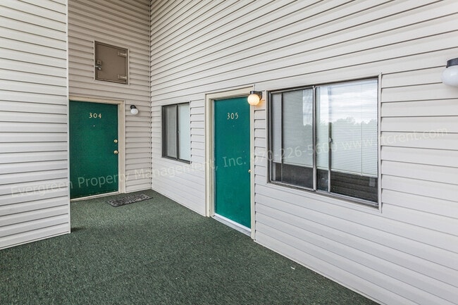Building Photo - 1705 Heatheridge Rd
