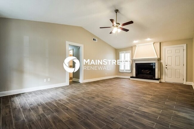Building Photo - 3 Bedroom Pet-Friendly Home in Fayetteville, GA with Main Street Renewal
