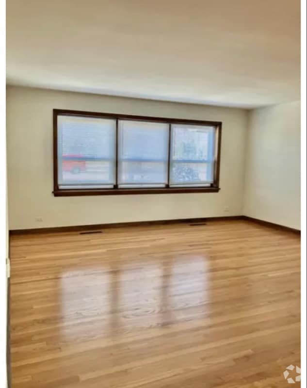 Building Photo - 1345 S Mannheim Rd
