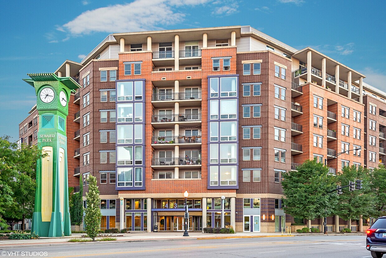 Foto principal - 437 W Division St