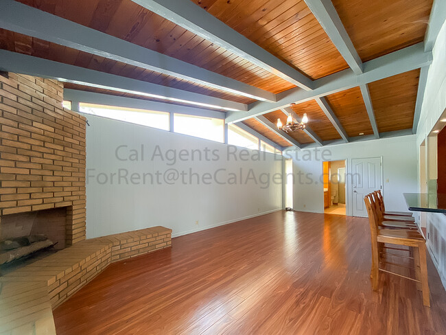 Building Photo - 1806 Magnolia Way