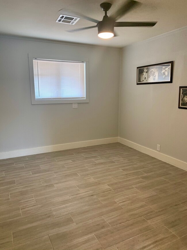 Foto del edificio - 2114 W San Juan Ave