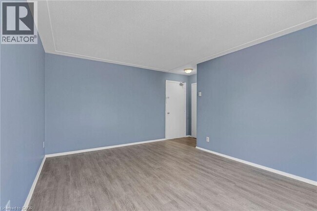 Photo du bâtiment - 16 East Ave