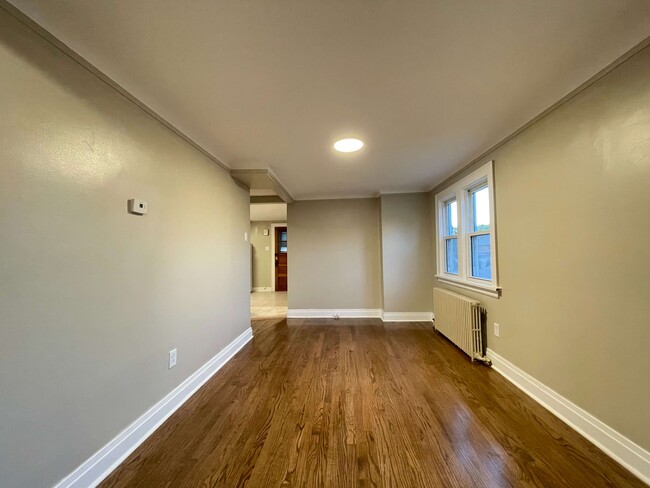Foto del edificio - 3446 N Ozark Ave