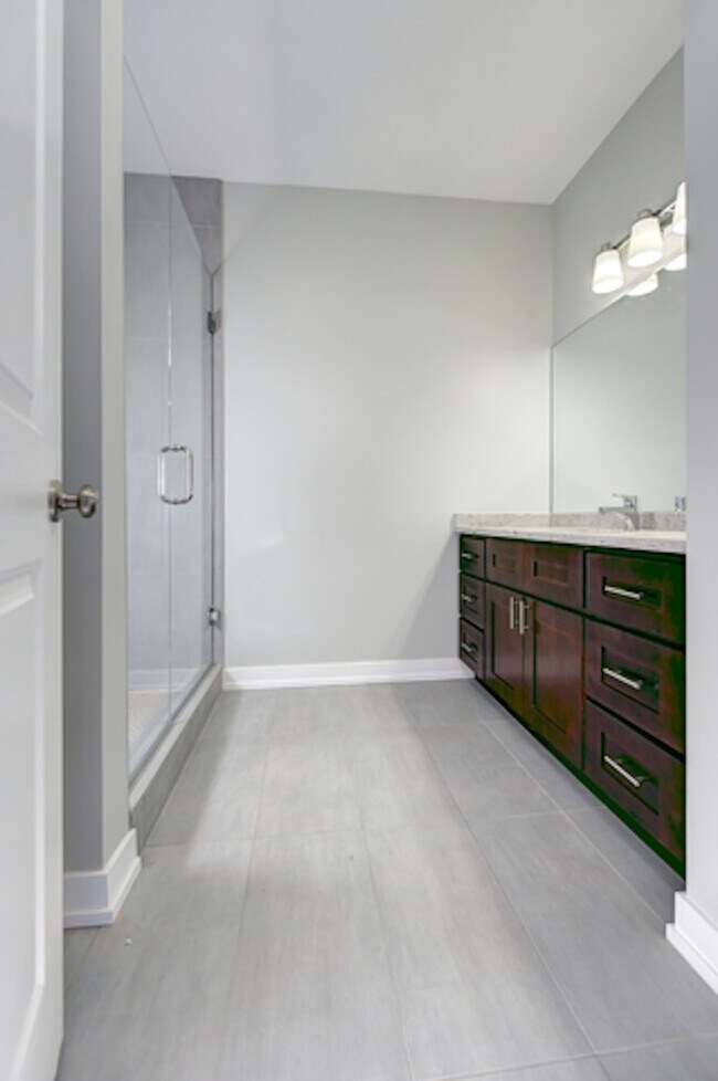 Foto del edificio - 3015 W Wellington Ave