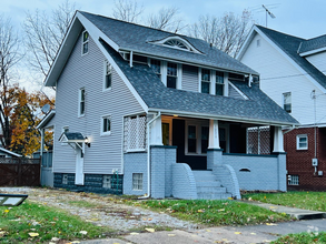 Building Photo - 1228 Sherman St