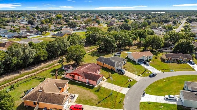 Foto del edificio - 739 Dromedary Dr