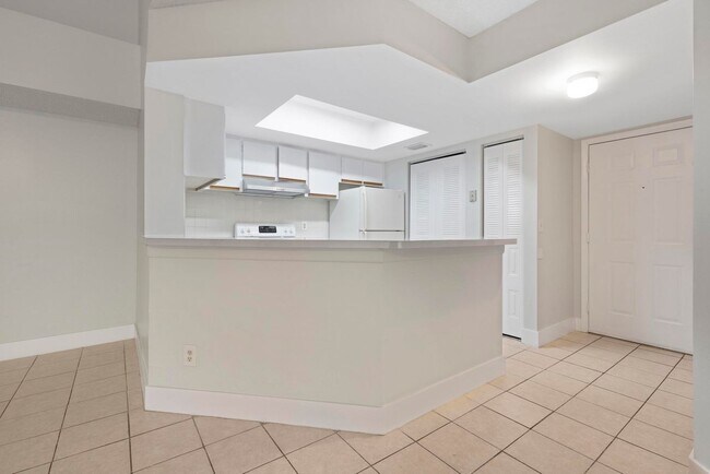 Foto del edificio - 9166 W Atlantic Blvd