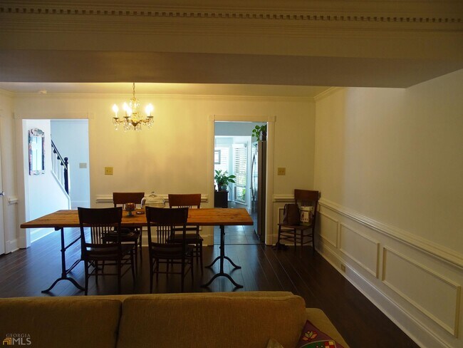 Foto del edificio - 410 Forestgate Ct
