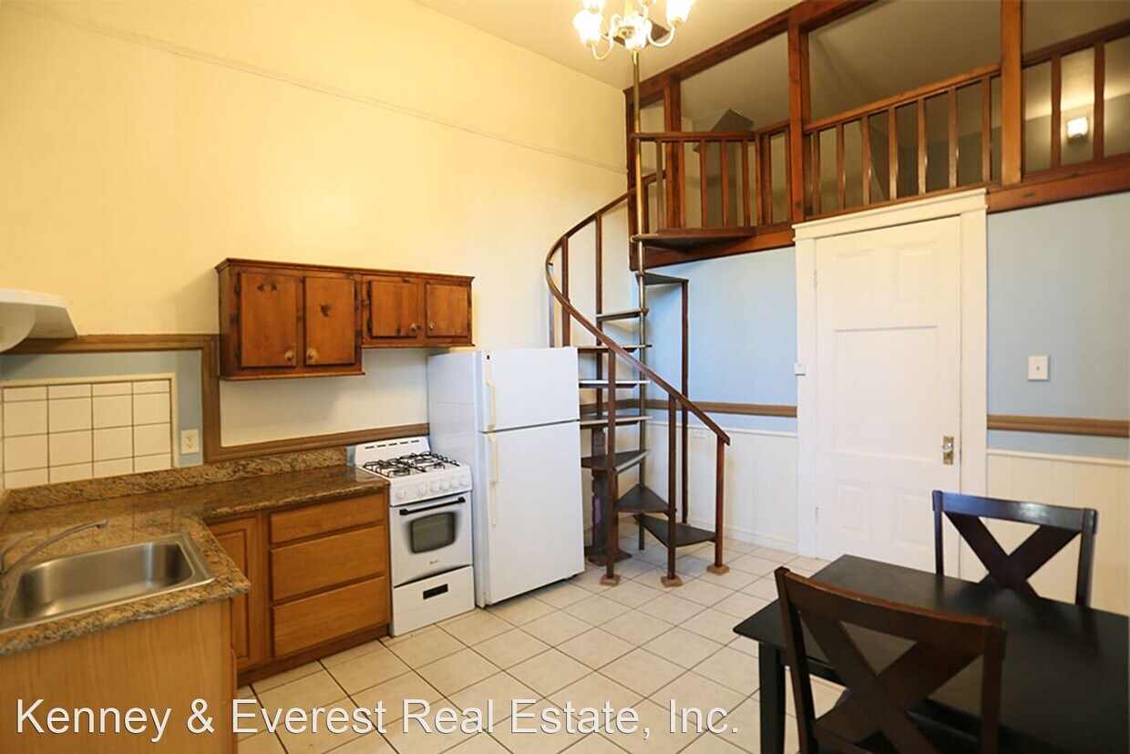 2 br, 1 bath House 1429 Castro House for Rent in San Francisco, CA