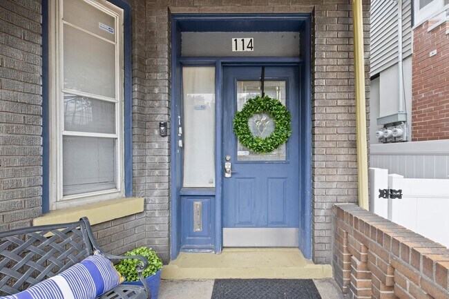 Foto del edificio - 114 Carlton Ave