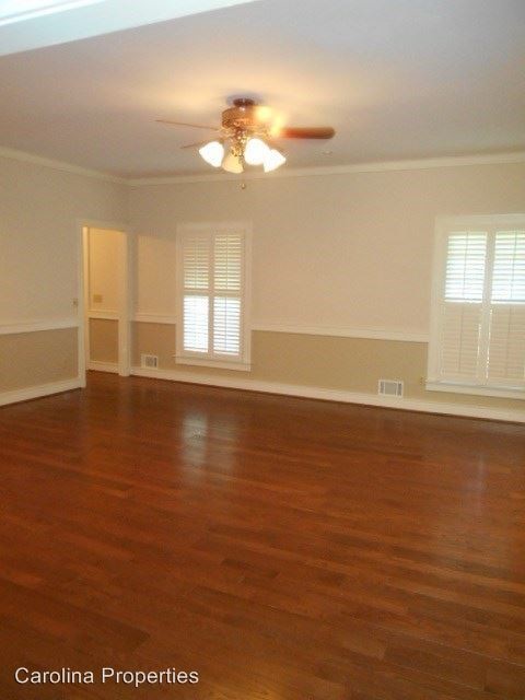 Building Photo - 633 Forest Dr