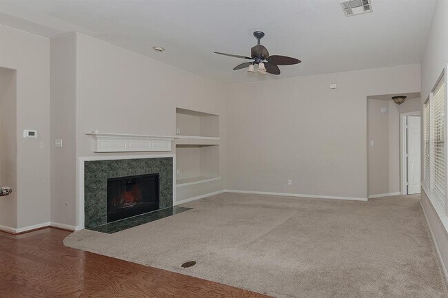 Building Photo - 99 E Foxbriar Forest Cir