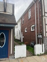 Building Photo - 155 Shrewsbury Ave