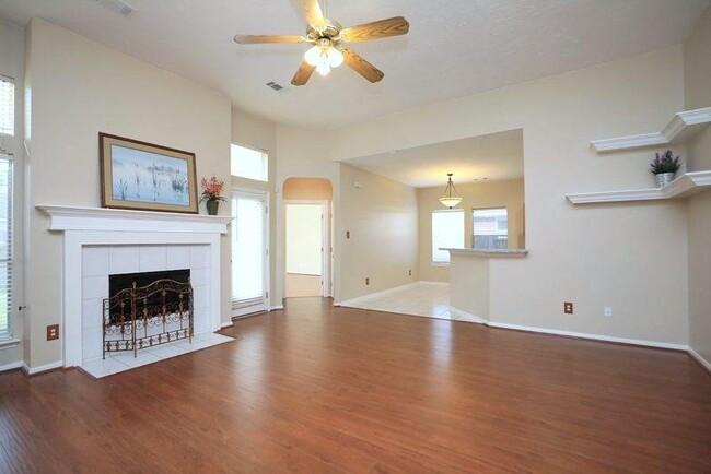 Building Photo - 834 Featherbrook Ct