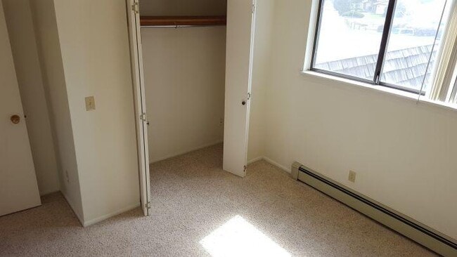 Building Photo - 2 bedroom in Billings MT 59105