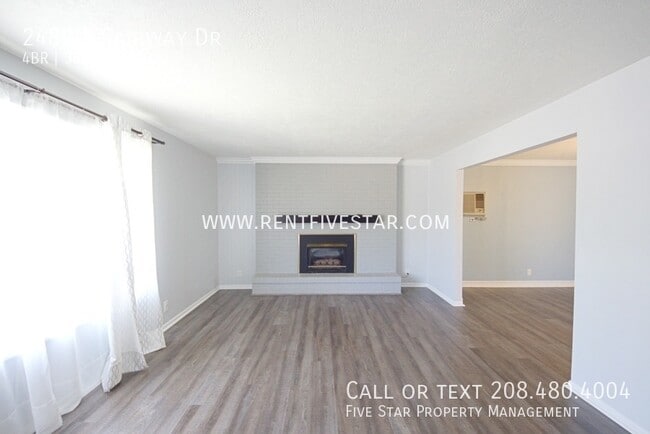 Building Photo - 2489 S Fairway Dr
