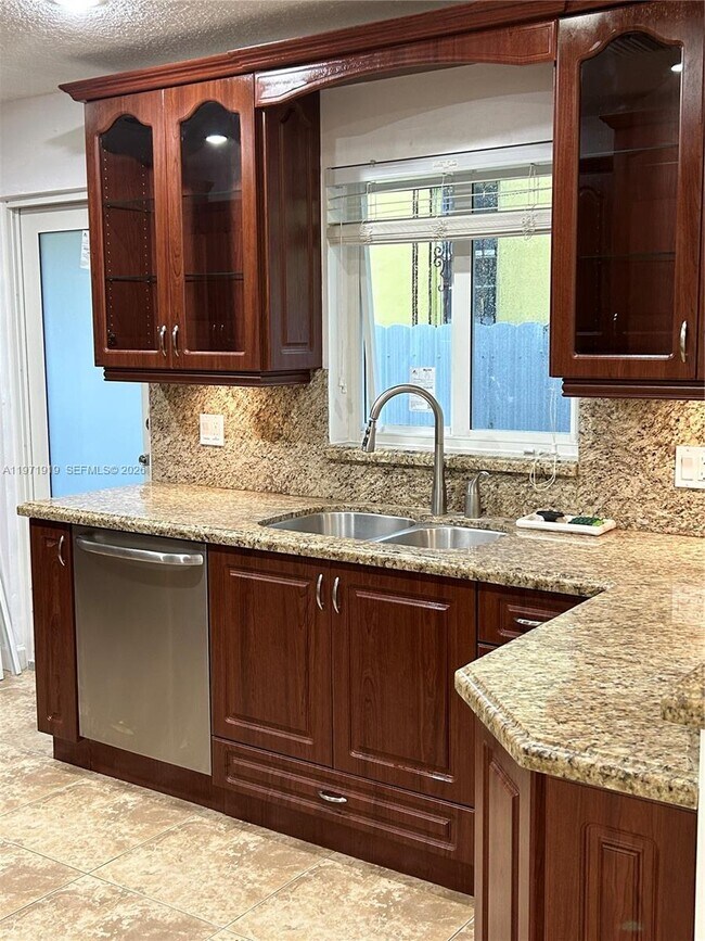 Foto del edificio - 230 SW 30th Ave