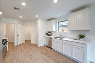 Building Photo - 17914 Becker Lndg Dr