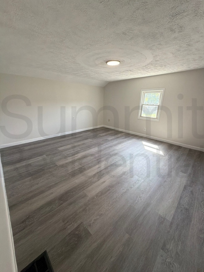 Building Photo - Three Bedroom One Bathroom Home in Mansfield!!