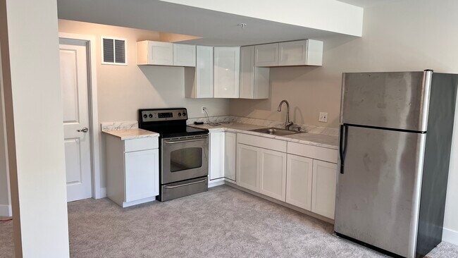 Kitchen - 2827 Bridgewater Dr House