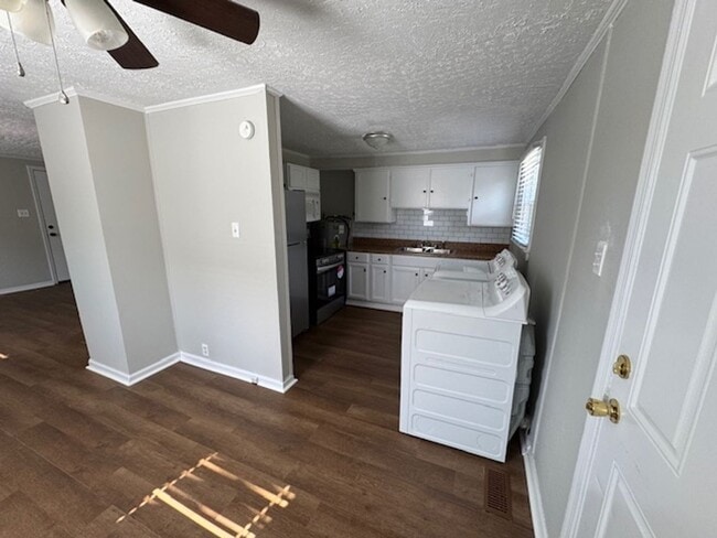 Building Photo - 1624-1626 Shaffer St