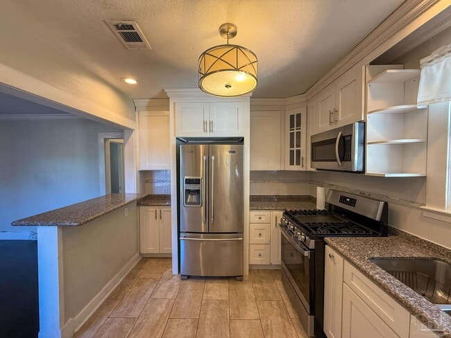 Foto del edificio - 1970 W Romana St