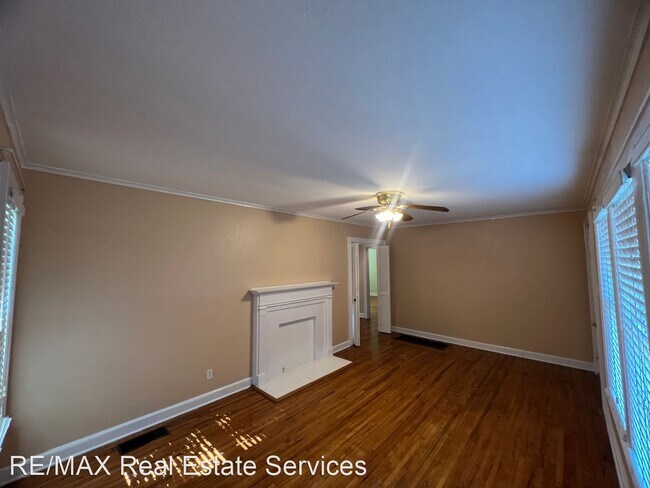 Building Photo - 2 br, 1 bath House - 202 East McCormick