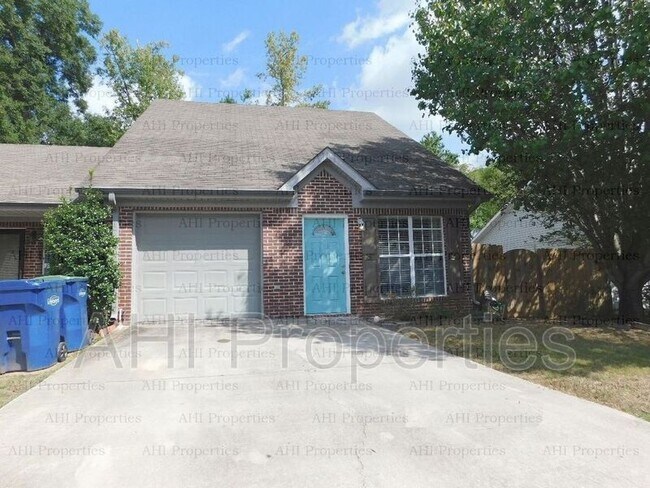 Building Photo - 224 Park Village Cir