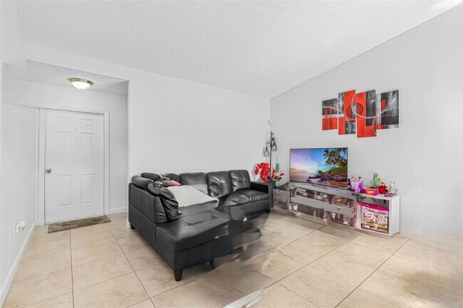Building Photo - 8520 NW 193rd Ln