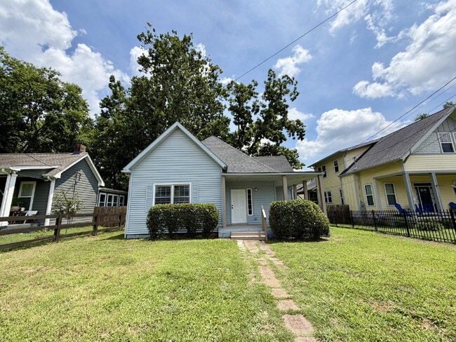 Building Photo - Newly Remodeled 2BR/2BA East Nashville Home with Covered Front Porch, Huge Deck, Spacious Backyar...