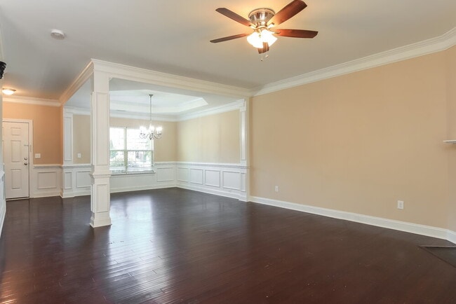 Foto del edificio - 213 Willow Weald Ct