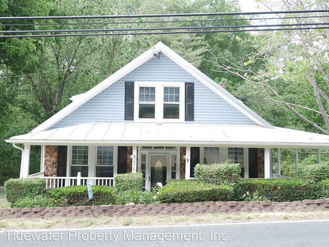 Primary Photo - 4 br, 3.5 bath House - 826 Old Manchester Rd