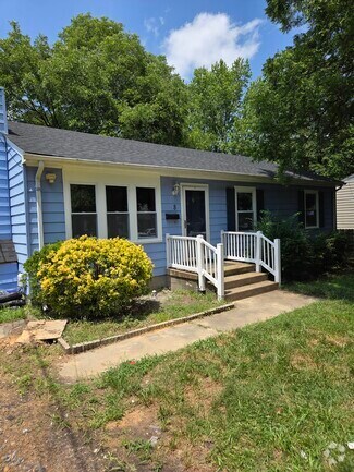 Building Photo - 8 N Fern Ave