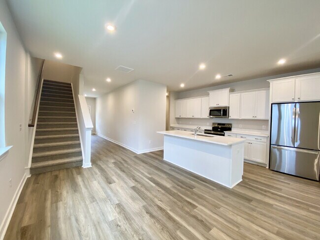 Building Photo - Brand New Single Family Home Just Minutes ...