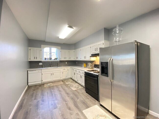 Foto del edificio - 5 Hillside Dr