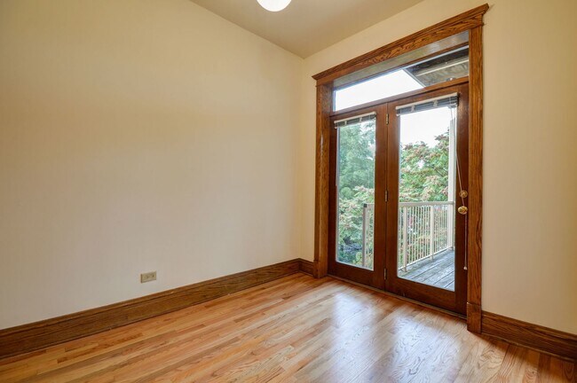 Foto del edificio - 1742 W Addison St