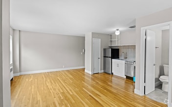 Building Photo - The Flats at Wasson Way