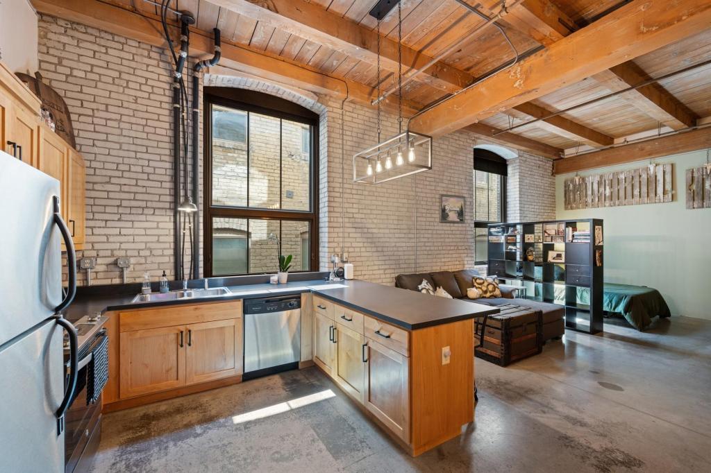 Primary Photo - 127 5th St NE