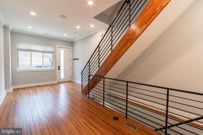 Foto del edificio - 2329 Gerritt St