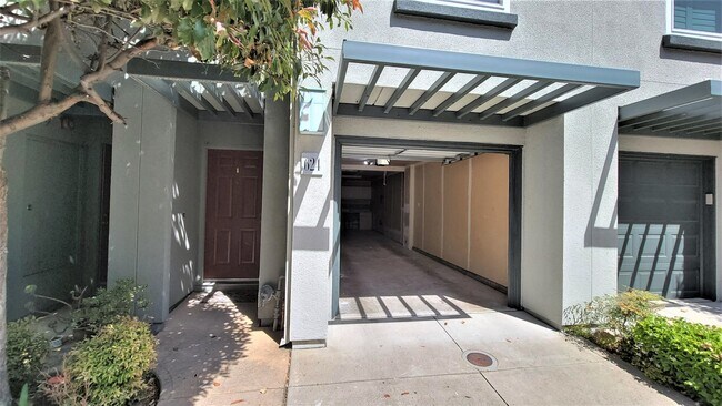 Building Photo - 624 Atherton Pl